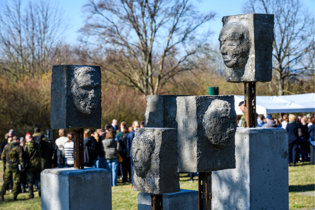 Die Kunst des Erinnerns – Skuplturengruppe Trppenübbungsplatz Ohrdruf
